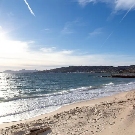 Beautiful And Cozy 3 Bedrooms In