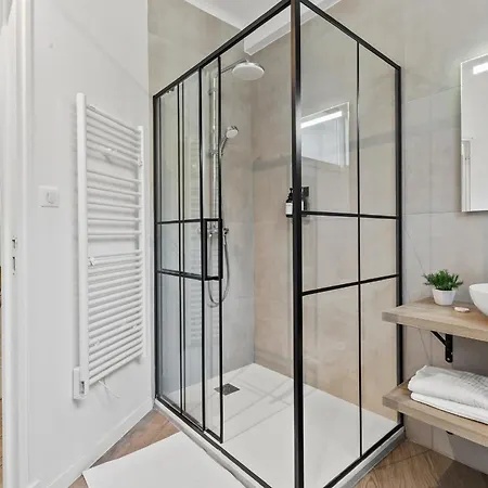 Beautiful And Cozy 3 Bedrooms In * 昂蒂布