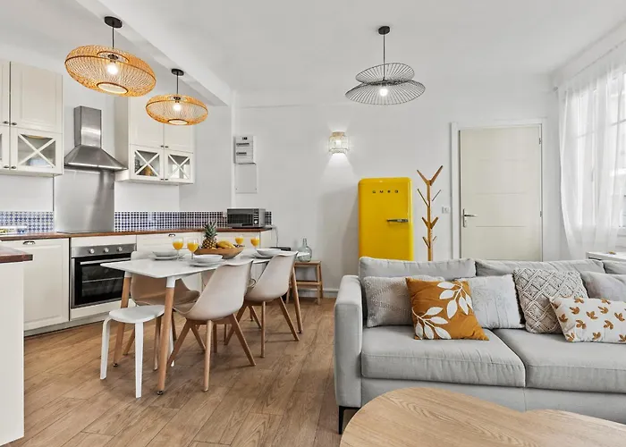 Beautiful And Cozy 3 Bedrooms In Antibes