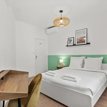 Beautiful And Cozy 3 Bedrooms In דירה *