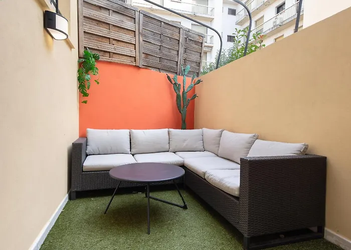 Beautiful And Cozy 3 Bedrooms In Antibes